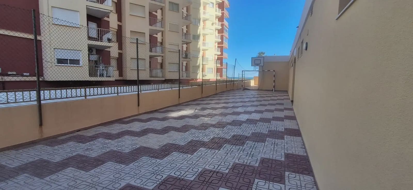 Piso de 2 habitaciones en Cullera en venta con piscina garaje - 385.000 € (Ref: 9832161)