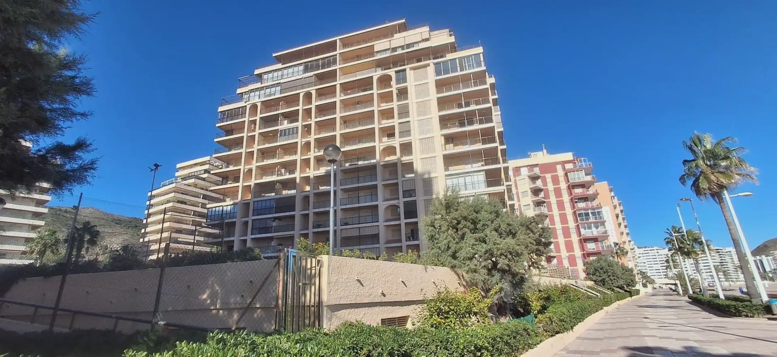 Piso de 2 habitaciones en Cullera en venta con piscina garaje - 385.000 € (Ref: 9832161)