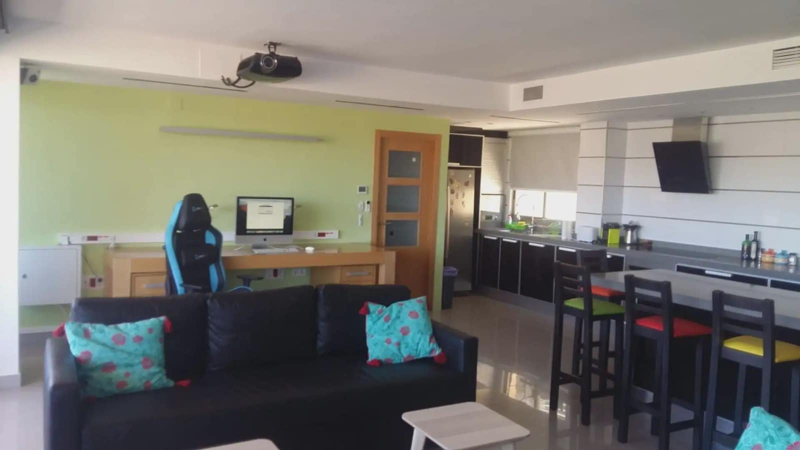 3 Zimmer Wohnung zu vermieten in Cullera mit Pool Garage - 2.000 € (Ref: 9832181)