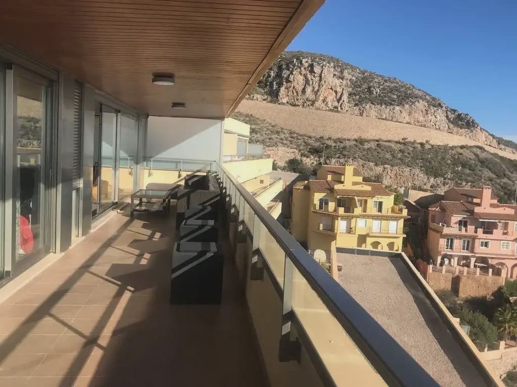 3 Zimmer Wohnung zu vermieten in Cullera mit Pool Garage - 2.000 € (Ref: 9832181)