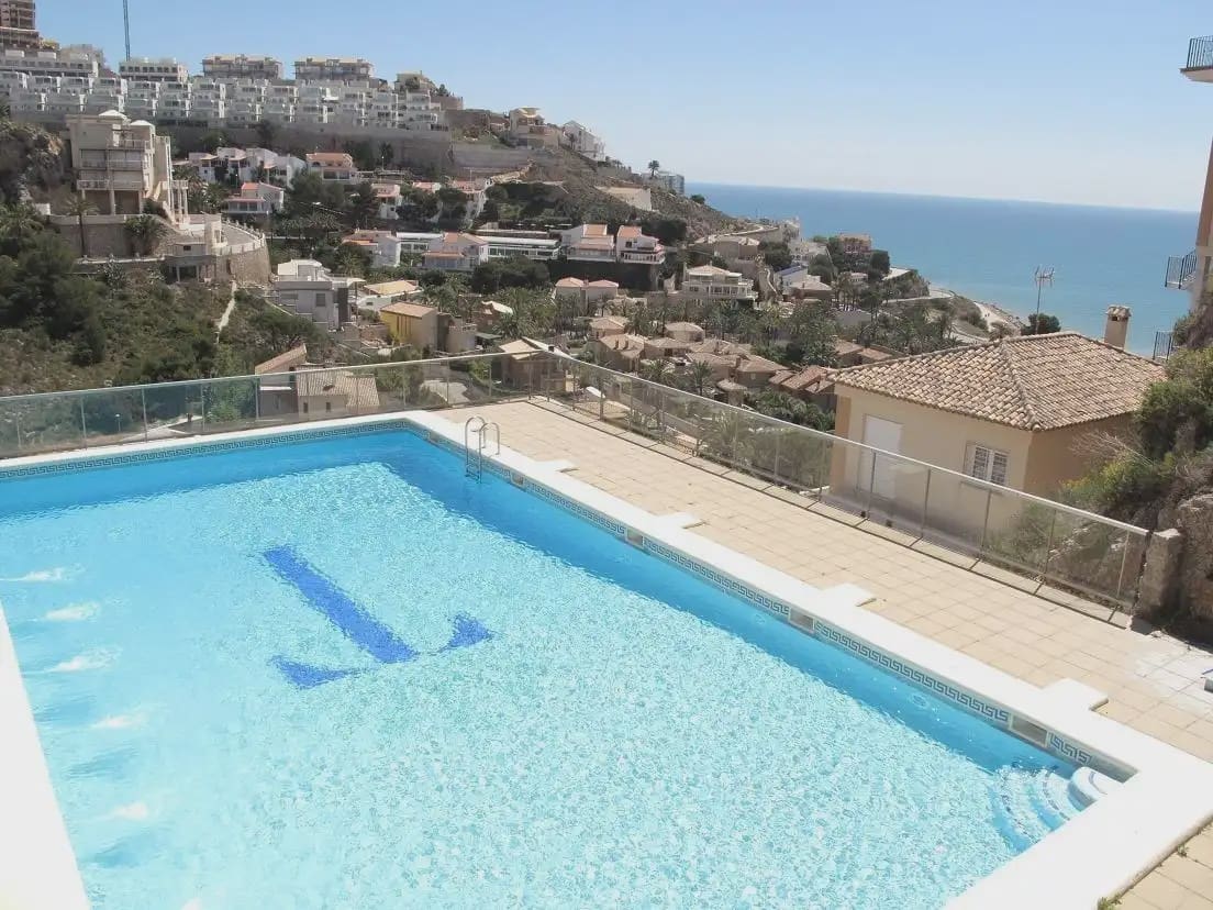 3 Zimmer Wohnung zu vermieten in Cullera mit Pool Garage - 2.000 € (Ref: 9832181)