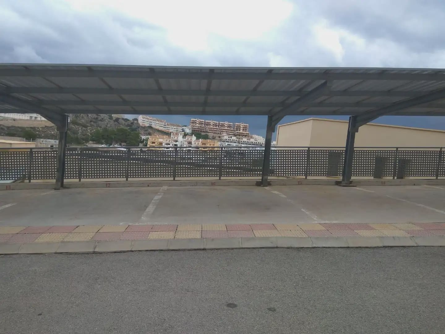 3 Zimmer Wohnung zu vermieten in Cullera mit Pool Garage - 2.000 € (Ref: 9832181)