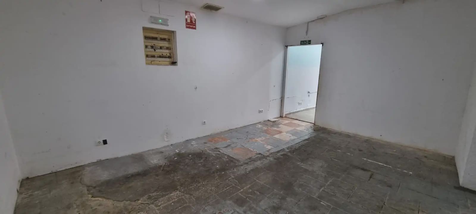 Kommersiell til salgs i Cullera - € 110 000 (Ref: 9832186)