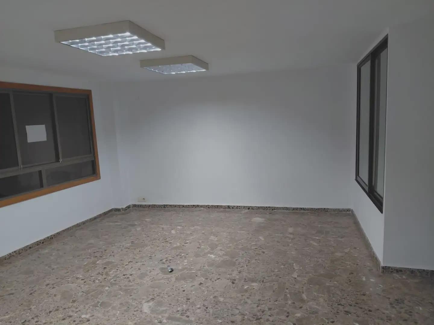 Büro zu vermieten in Cullera - 400 € (Ref: 9832337)