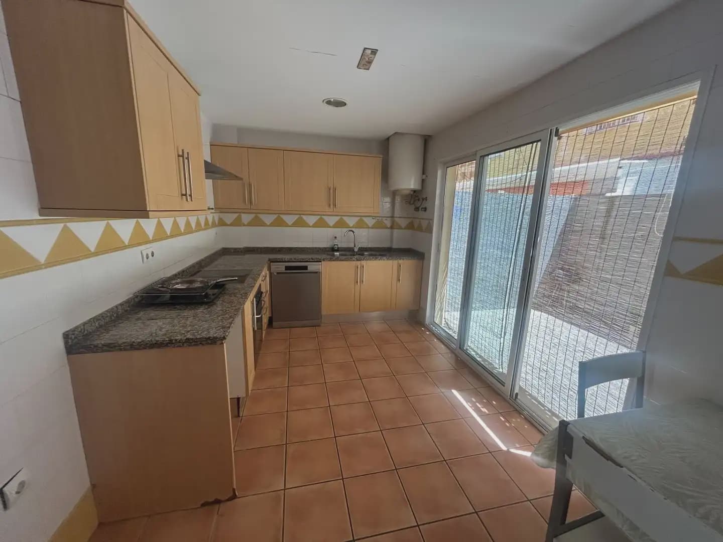 4 bedroom Townhouse for sale in Cullera with garage - € 306,000 (Ref: 9863939)