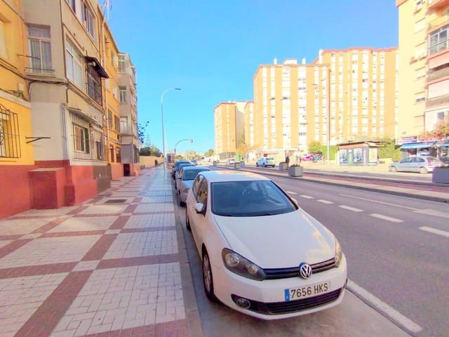 2 soveværelse Lejlighed til salg i Cruz de Humilladero, Málaga by - € 175.000 (Ref: 9014969)