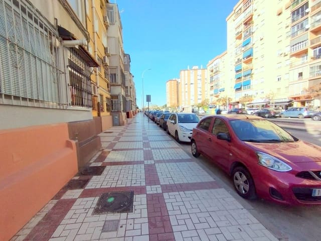 2 soveværelse Lejlighed til salg i Cruz de Humilladero, Málaga by - € 175.000 (Ref: 9014969)