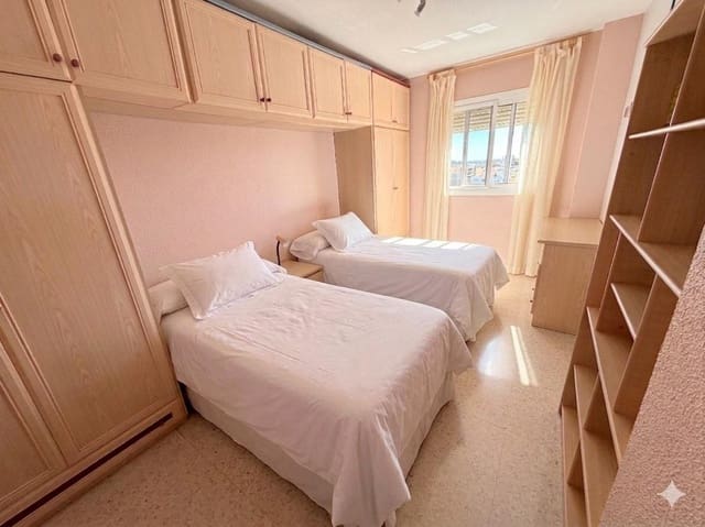 Piso de 3 habitaciones en Málaga ciudad en venta - 350.000 € (Ref: 9014975)