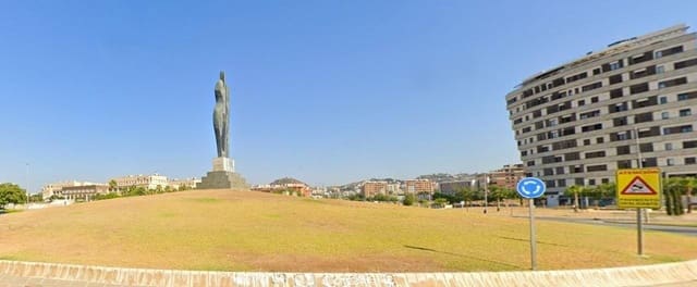 2 soverom Leilighet til salgs i Málaga by med svømmebasseng garasje - € 339 000 (Ref: 9014984)