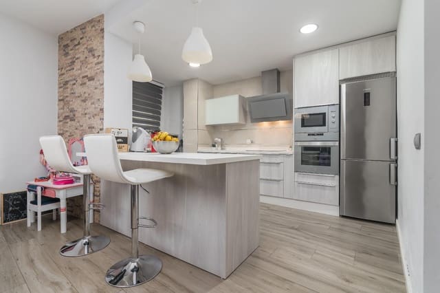 3 chambre Penthouse à vendre à Puerto de la Torre, Malaga ville avec garage - 399 000 € (Ref: 9014993)