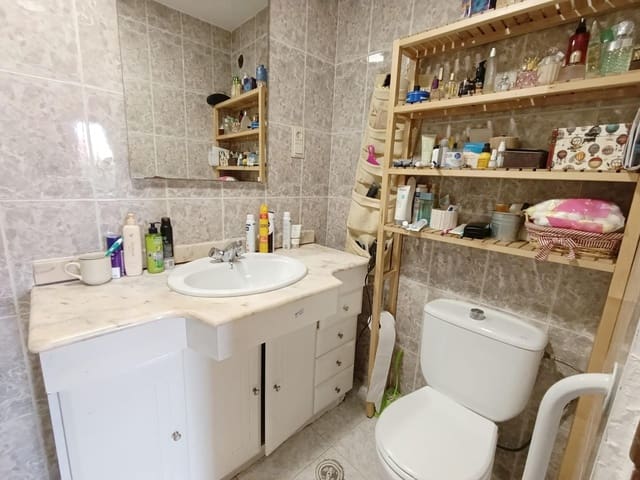 Piso de 3 habitaciones en Cruz de Humilladero, Málaga ciudad en venta con garaje - 269.500 € (Ref: 9085375)