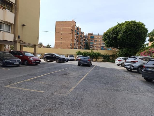 Piso de 3 habitaciones en Cruz de Humilladero, Málaga ciudad en venta con garaje - 269.500 € (Ref: 9085375)