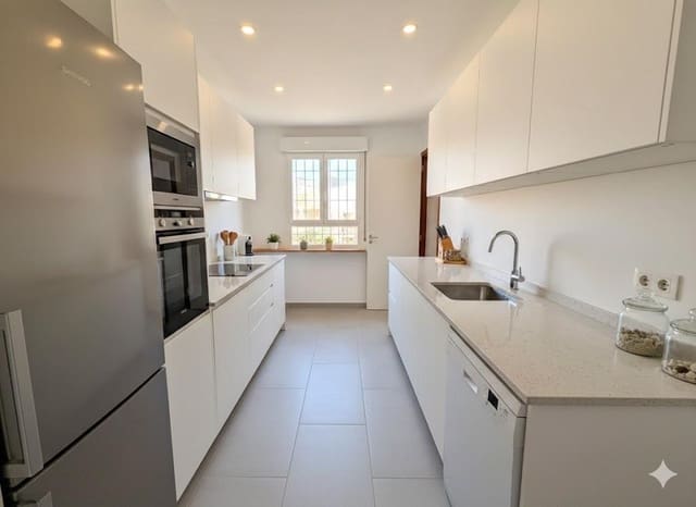 3 bedroom Flat for sale in Cruz de Humilladero, Málaga city with garage - € 269,500 (Ref: 9085375)