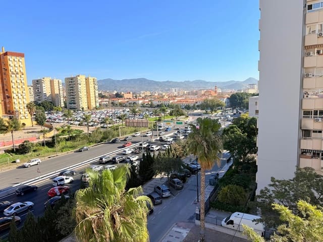 3 bedroom Flat for sale in Cruz de Humilladero, Málaga city with garage - € 269,500 (Ref: 9085375)