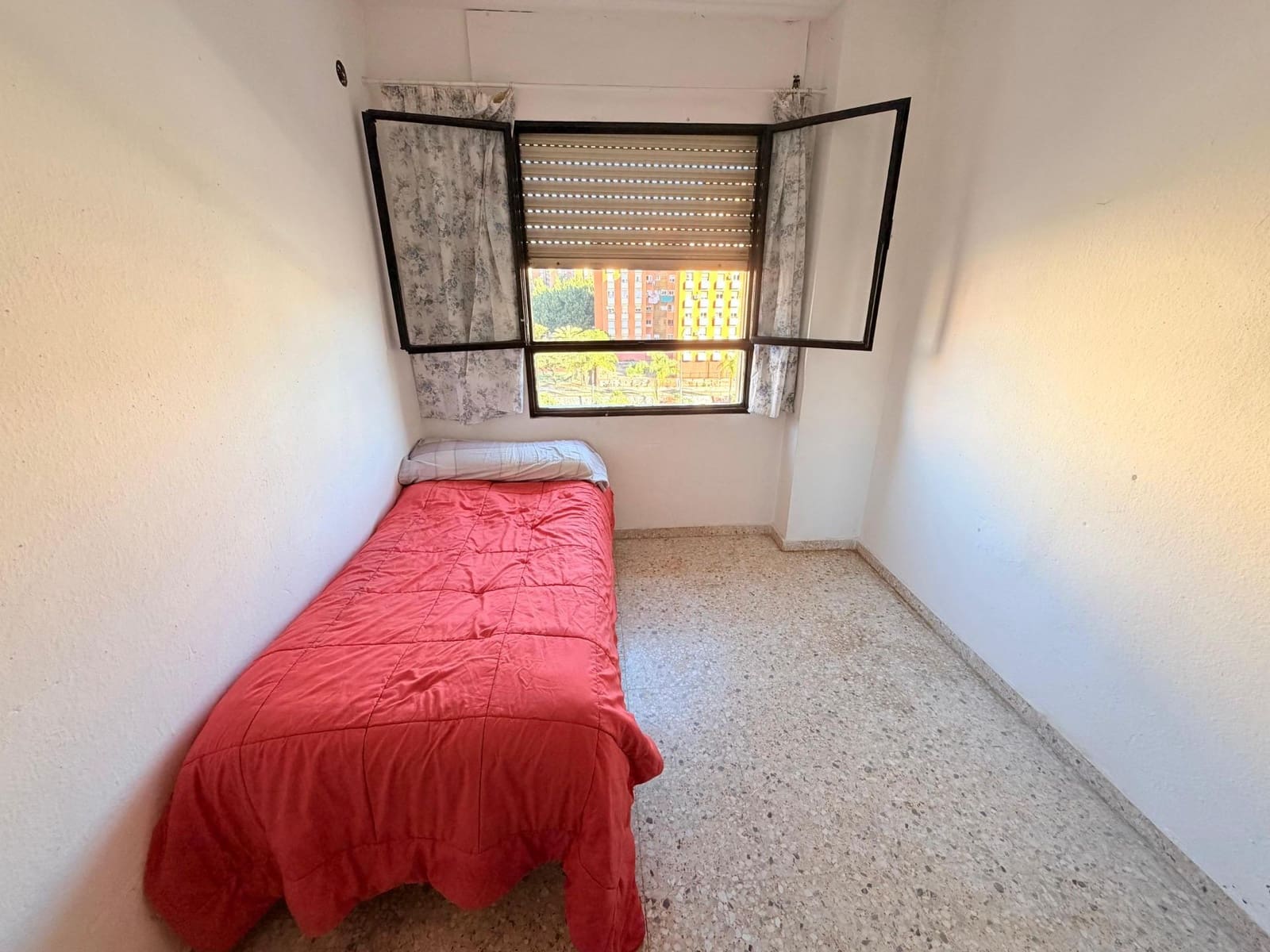 3 bedroom Flat for sale in Malaga city with garage - € 269,500 (Ref: 9085375)