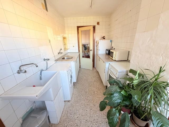 3 bedroom Flat for sale in Cruz de Humilladero, Málaga city with garage - € 269,500 (Ref: 9085375)
