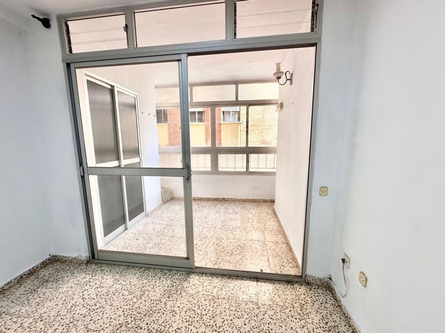 Piso de 3 habitaciones en Málaga ciudad en venta - 235.000 € (Ref: 9506005)
