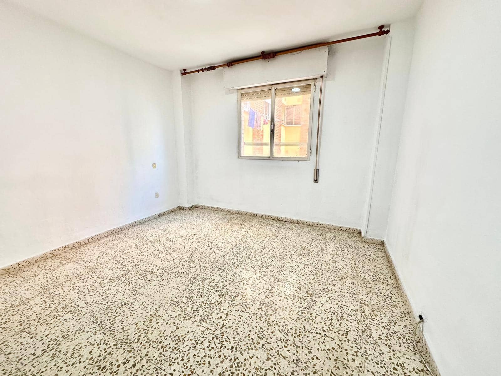 Piso de 3 habitaciones en Málaga ciudad en venta - 235.000 € (Ref: 9506005)