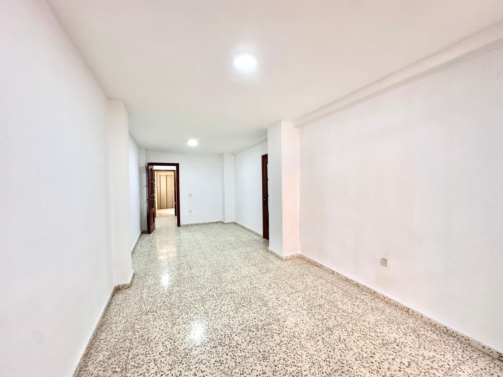 Piso de 3 habitaciones en Málaga ciudad en venta - 235.000 € (Ref: 9506005)