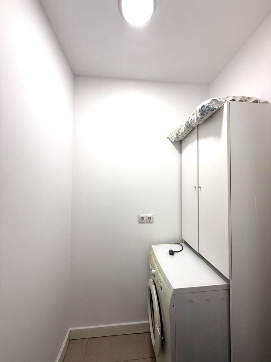 2 bedroom Flat for sale in Malaga city - € 218,000 (Ref: 9506007)