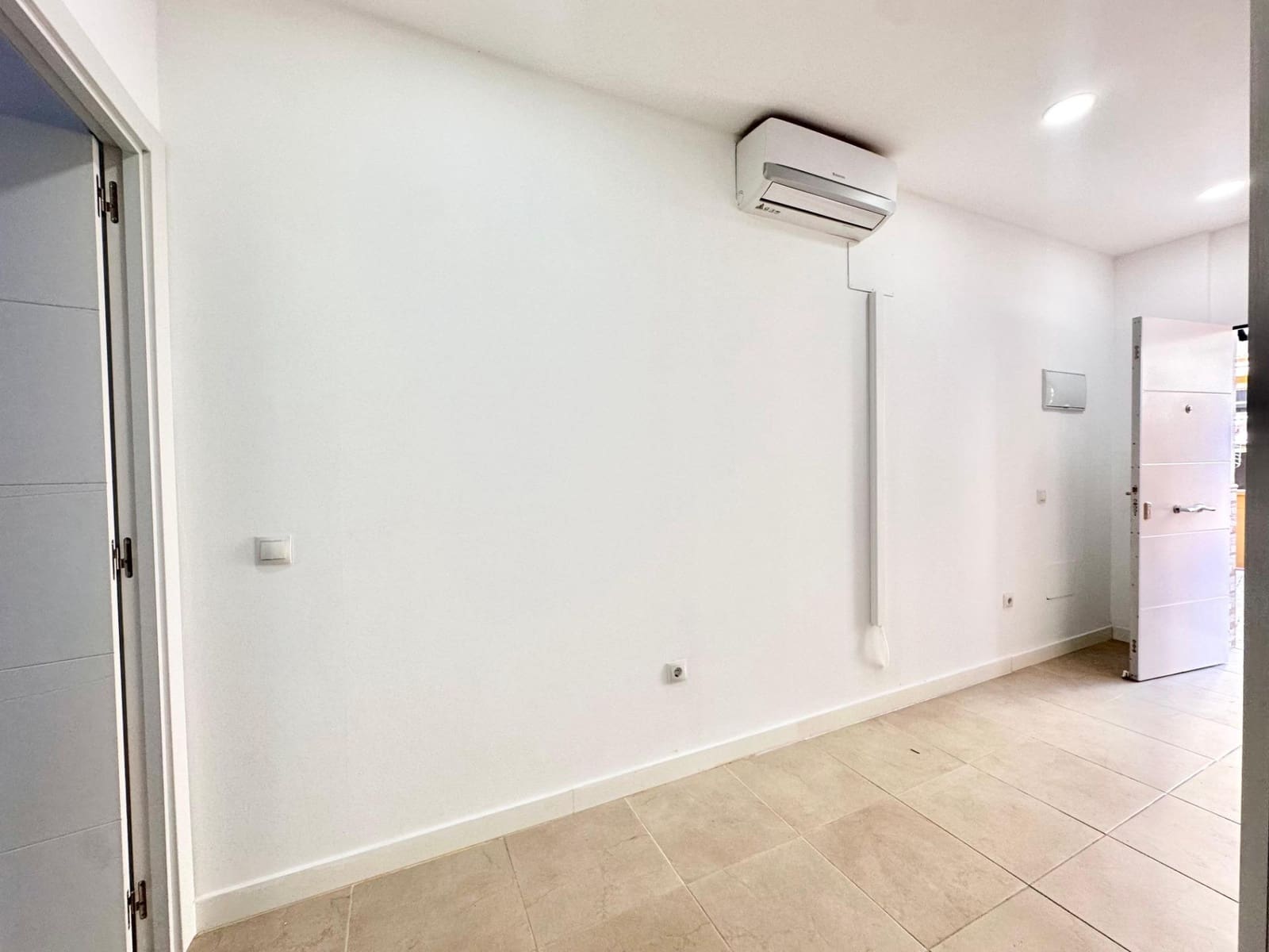 2 bedroom Flat for sale in Malaga city - € 218,000 (Ref: 9506007)