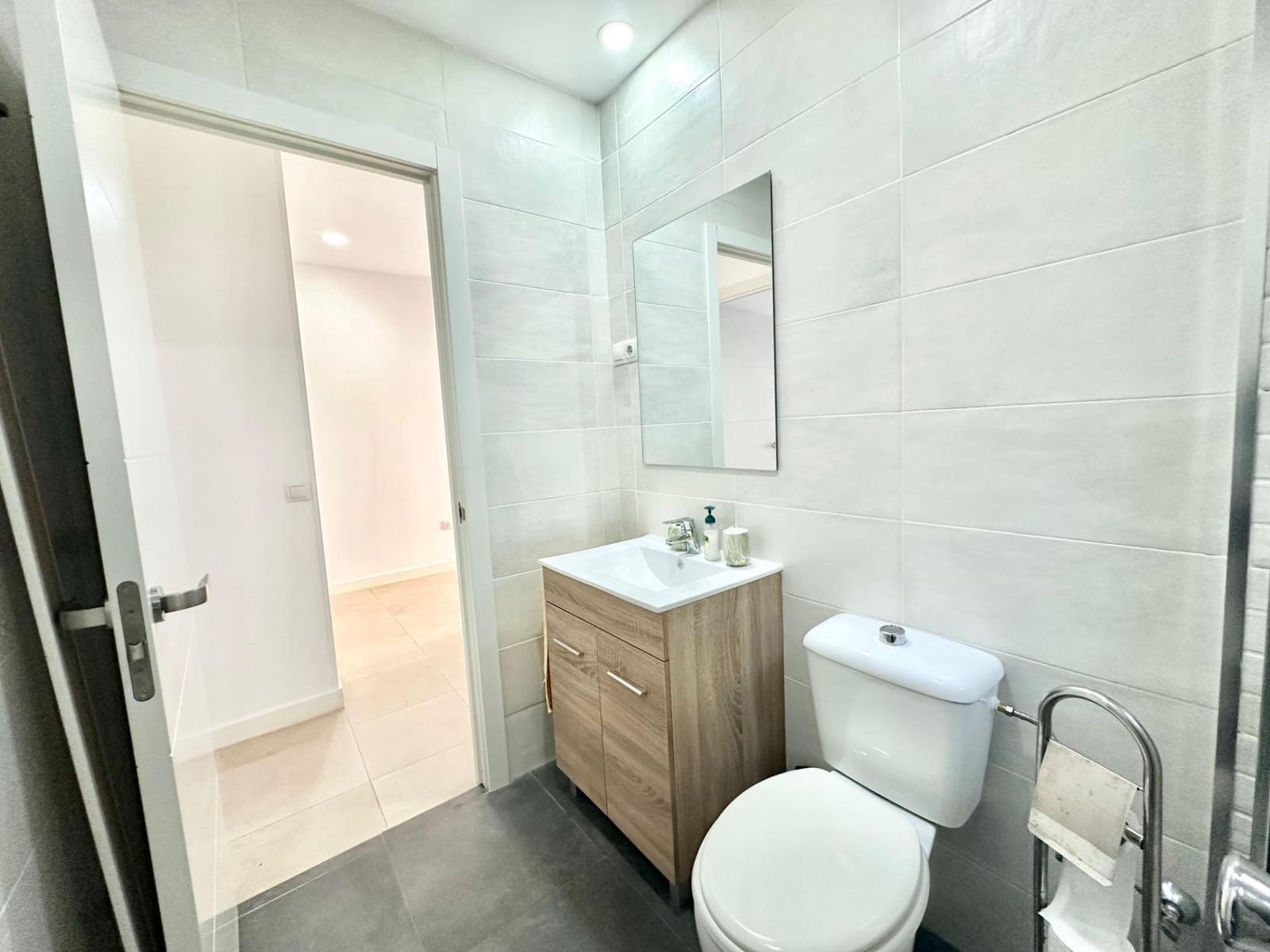 2 bedroom Flat for sale in Malaga city - € 218,000 (Ref: 9506007)