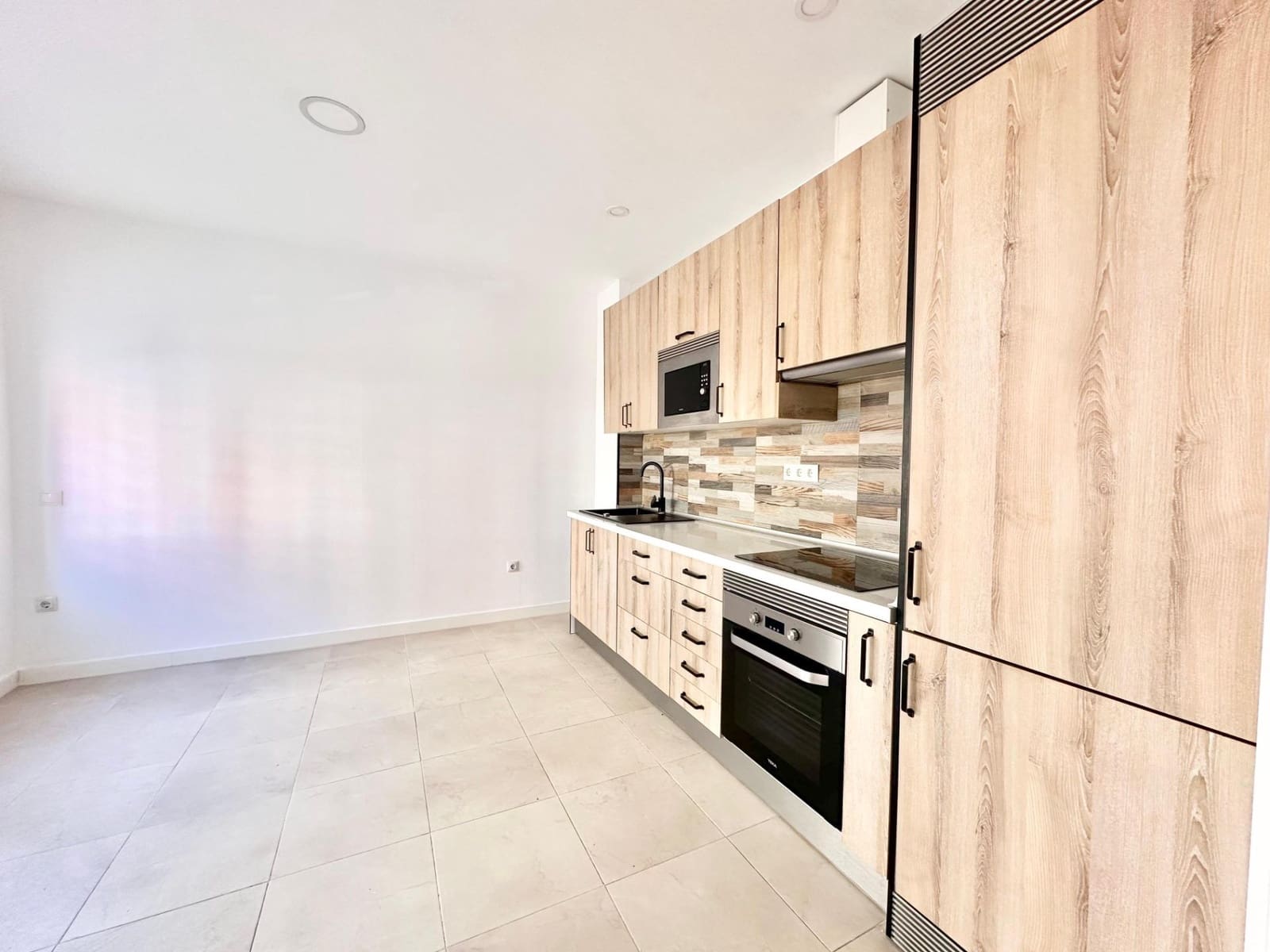 2 bedroom Flat for sale in Malaga city - € 218,000 (Ref: 9506007)