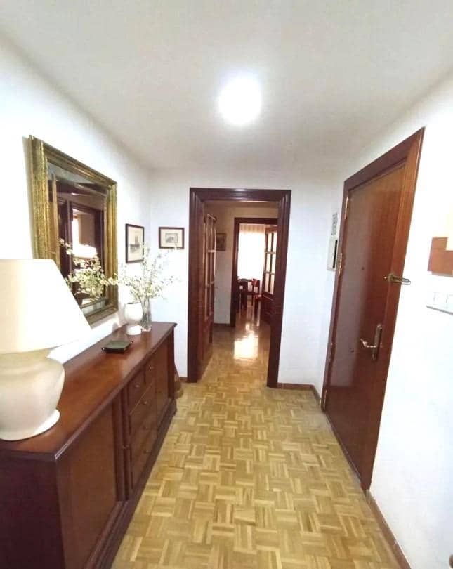 7 Zimmer Wohnung zu verkaufen in Malaga Stadt mit Garage - 500.000 € (Ref: 9506009)