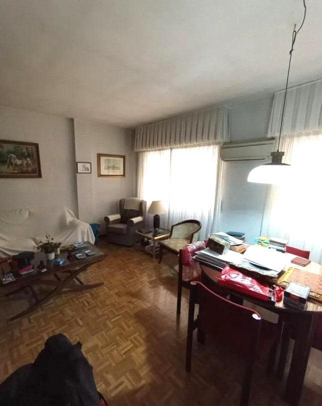 7 Zimmer Wohnung zu verkaufen in Malaga Stadt mit Garage - 500.000 € (Ref: 9506009)