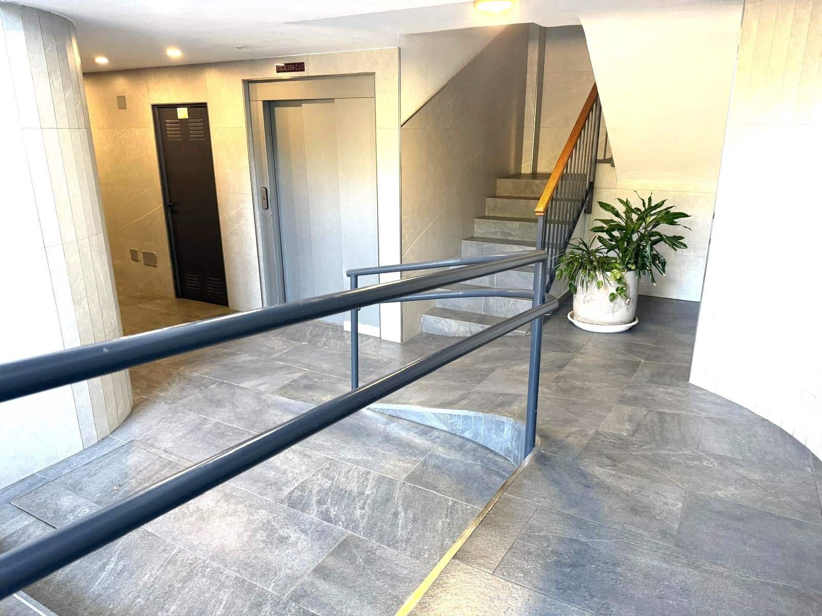 Piso de 3 habitaciones en Málaga ciudad en venta - 380.000 € (Ref: 9506013)