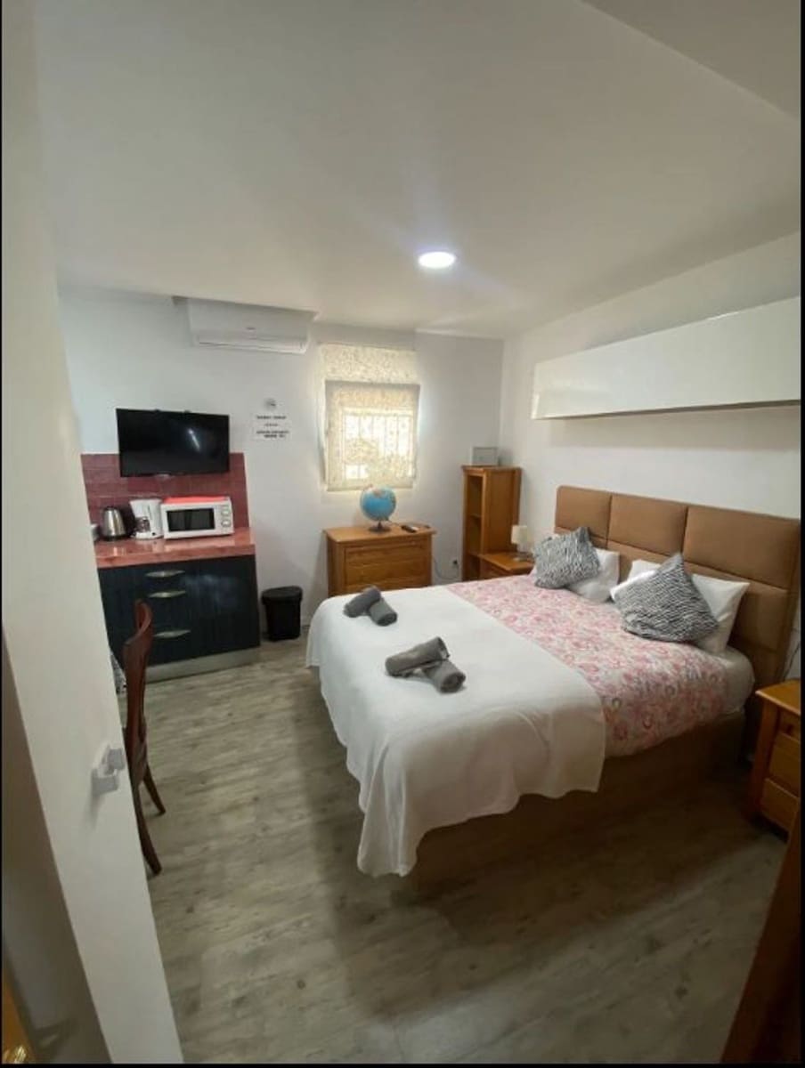 8 soverom Bedrift til salgs i Malaga by - € 1 300 000 (Ref: 9506014)