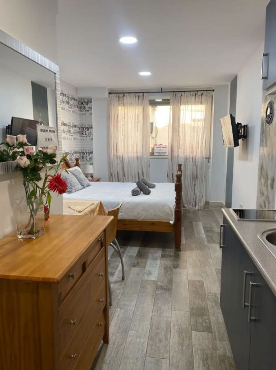 8 soverom Bedrift til salgs i Malaga by - € 1 300 000 (Ref: 9506014)