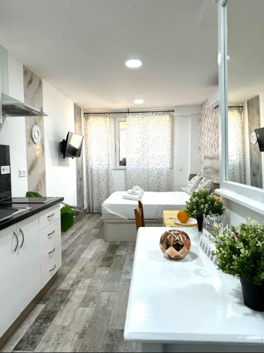 8 soverom Bedrift til salgs i Malaga by - € 1 300 000 (Ref: 9506014)