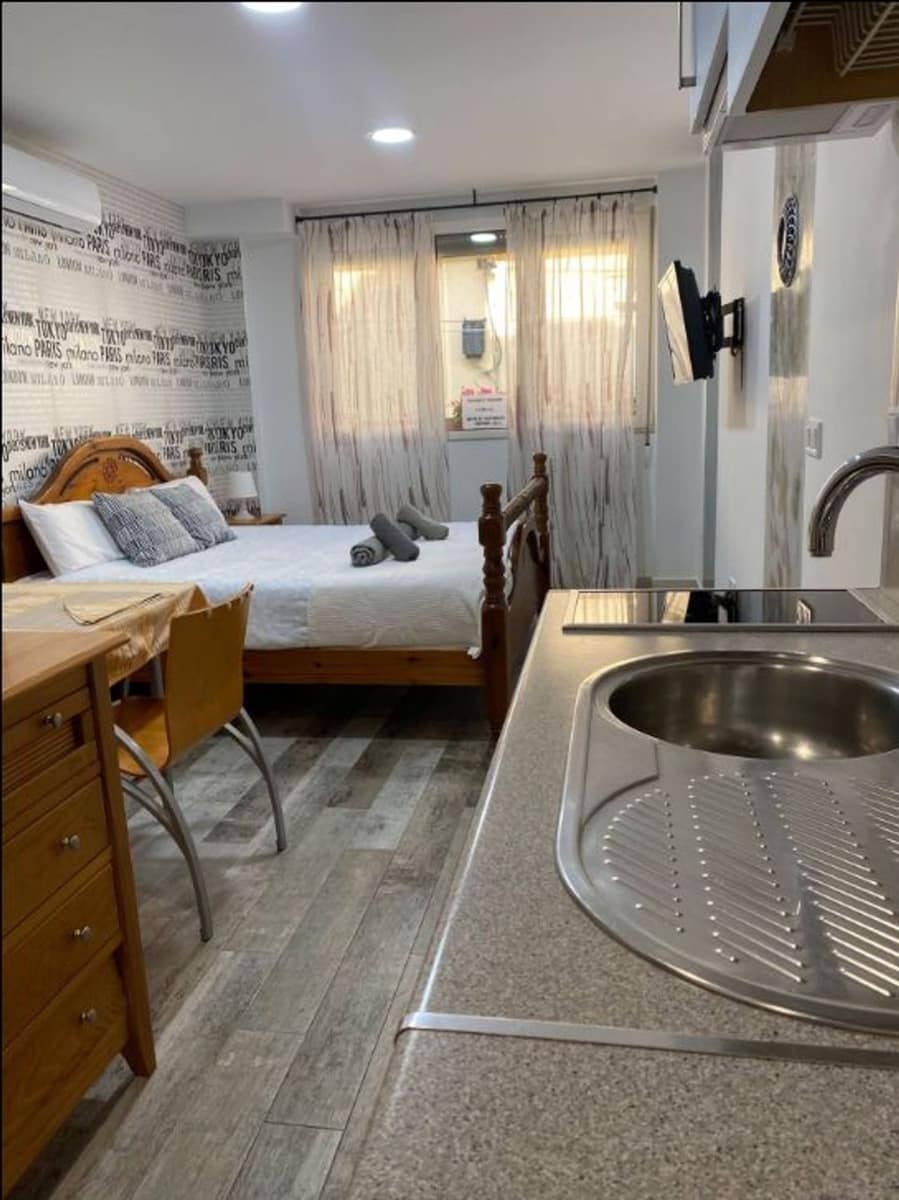 8 soverom Bedrift til salgs i Malaga by - € 1 300 000 (Ref: 9506014)