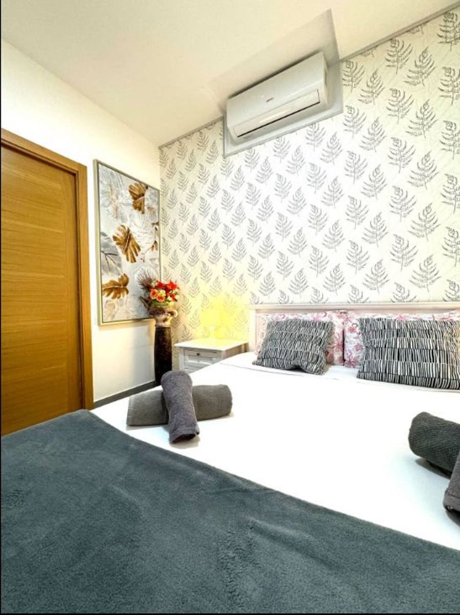 8 soverom Bedrift til salgs i Malaga by - € 1 300 000 (Ref: 9506014)