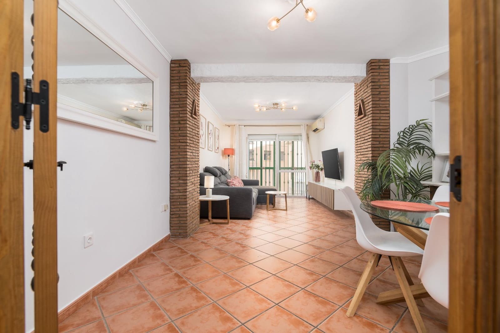 Piso de 3 habitaciones en Málaga ciudad en venta con garaje - 295.000 € (Ref: 9506015)