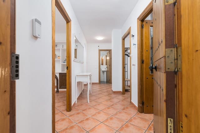 Piso de 3 habitaciones en Málaga ciudad en venta con garaje - 295.000 € (Ref: 9506015)