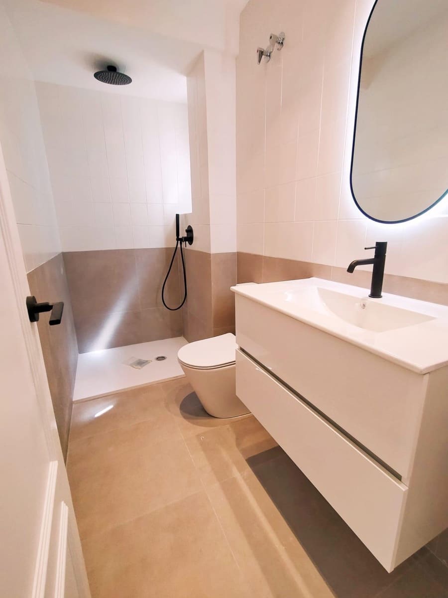 Piso de 3 habitaciones en Málaga ciudad en venta - 290.000 € (Ref: 9506016)