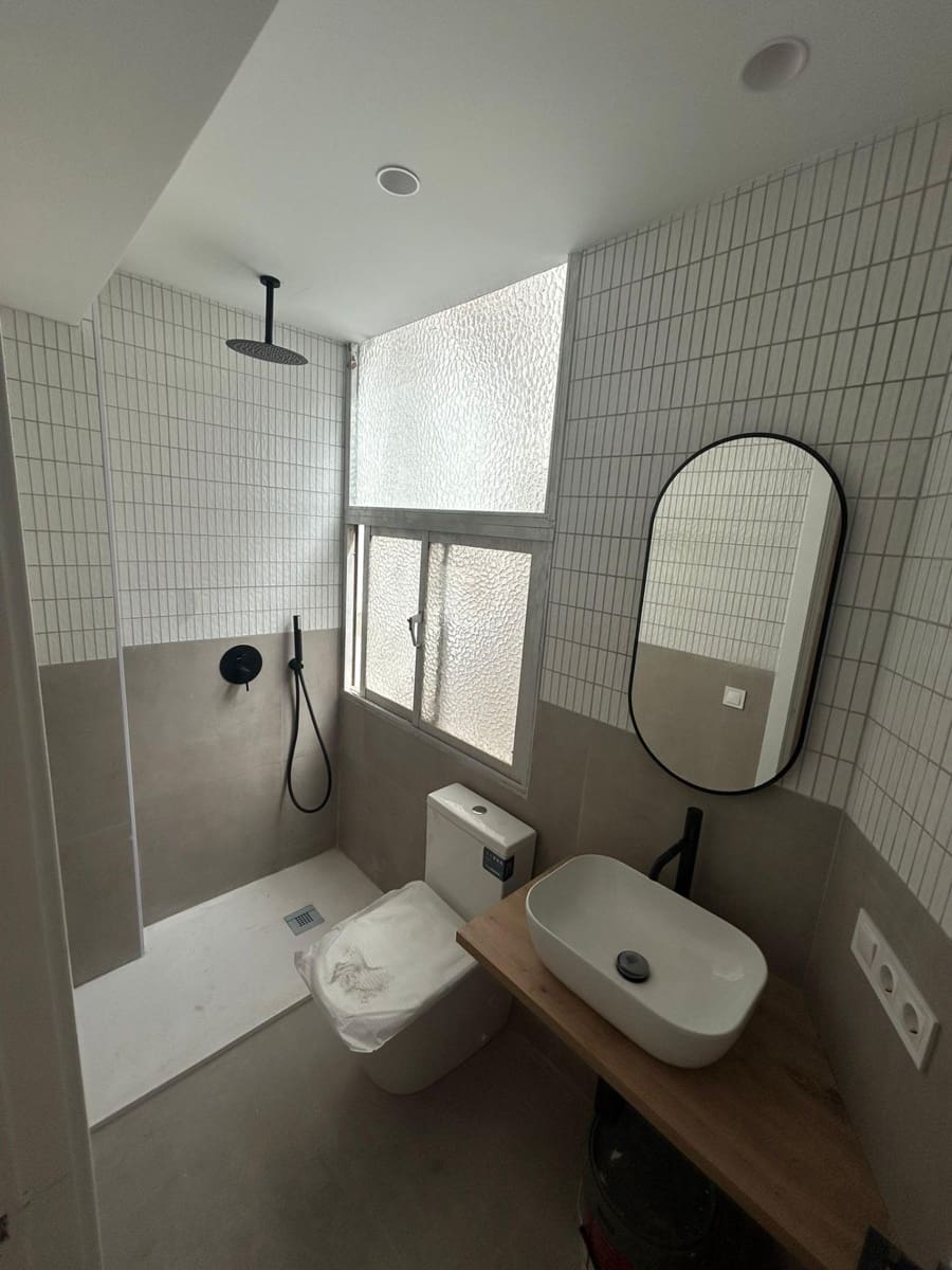 Piso de 3 habitaciones en Málaga ciudad en venta - 290.000 € (Ref: 9506016)