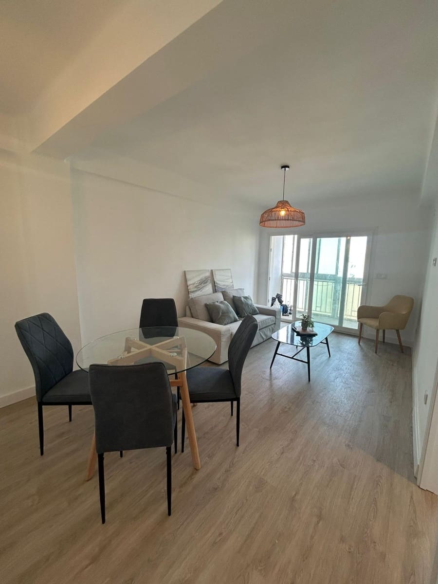 Piso de 3 habitaciones en Málaga ciudad en venta - 290.000 € (Ref: 9506016)