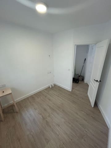 Piso de 3 habitaciones en Málaga ciudad en venta - 290.000 € (Ref: 9506016)