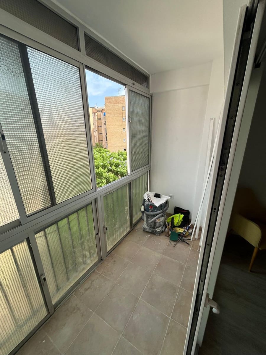 Piso de 3 habitaciones en Málaga ciudad en venta - 290.000 € (Ref: 9506016)