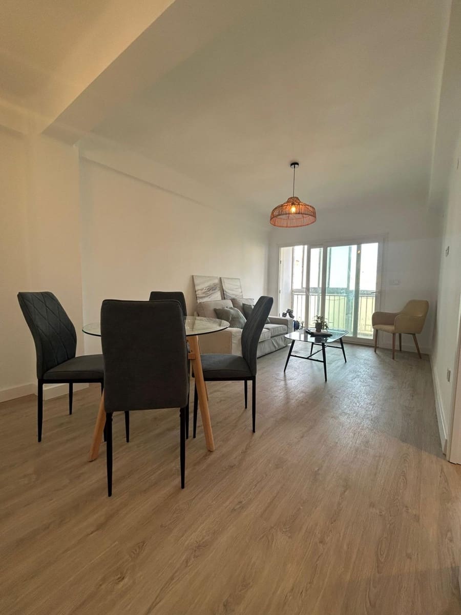 Piso de 3 habitaciones en Málaga ciudad en venta - 290.000 € (Ref: 9506016)