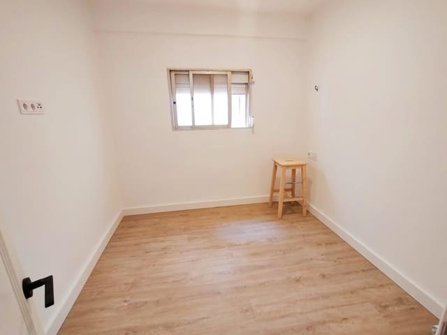 Piso de 3 habitaciones en Málaga ciudad en venta - 290.000 € (Ref: 9506016)