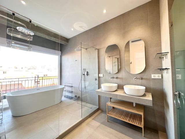 Piso de 3 habitaciones en Centro Historico, Málaga ciudad en venta - 1.395.000 € (Ref: 9506018)