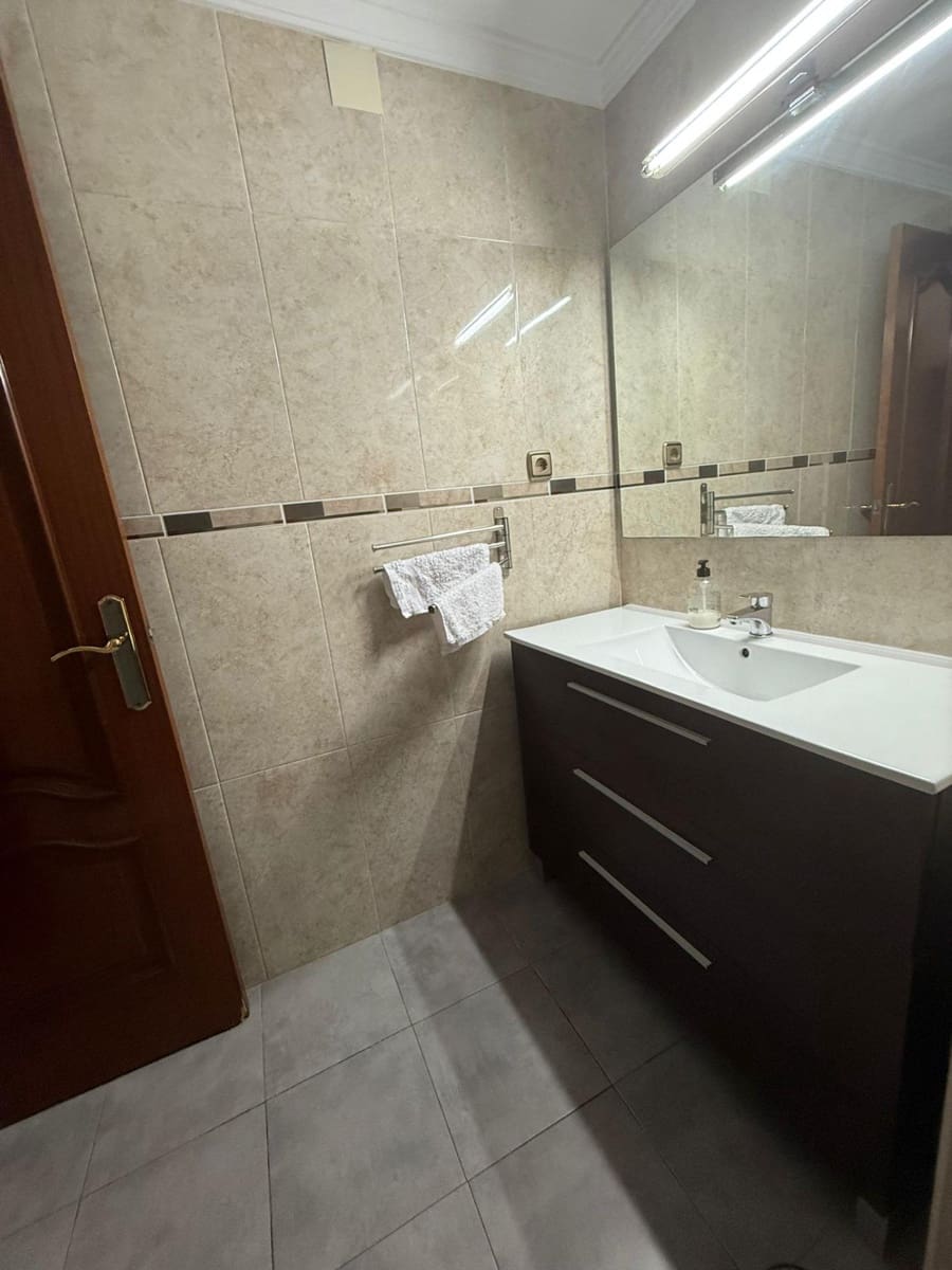 3 bedroom Flat for sale in Malaga city - € 350,000 (Ref: 9506023)