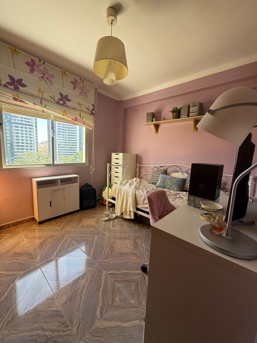 3 bedroom Flat for sale in Malaga city - € 350,000 (Ref: 9506023)