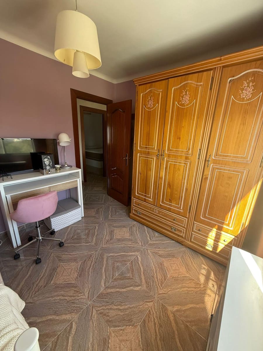 3 bedroom Flat for sale in Malaga city - € 350,000 (Ref: 9506023)