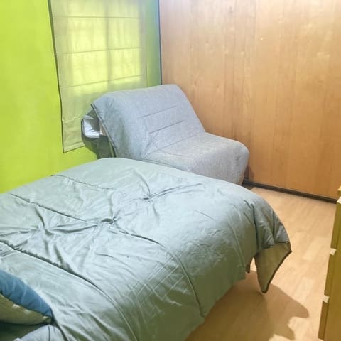 3 bedroom Flat for sale in Pacifico, Málaga city - € 194,999 (Ref: 9506027)