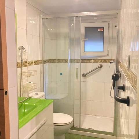 3 bedroom Flat for sale in Pacifico, Málaga city - € 194,999 (Ref: 9506027)